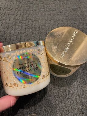 2 coconut cream pie bath and body works candles - 3 wick - discontinued this yr